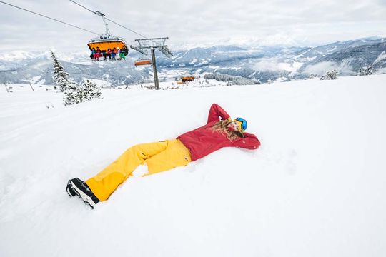 Skifahrer im Schnee